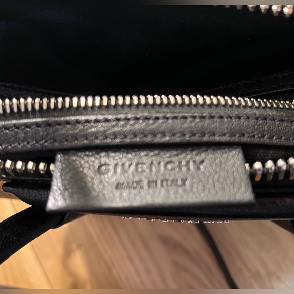 Givenchy Antigona Small Black Grained Leather Bag W/Silver Hardware - Picture 10 of 16